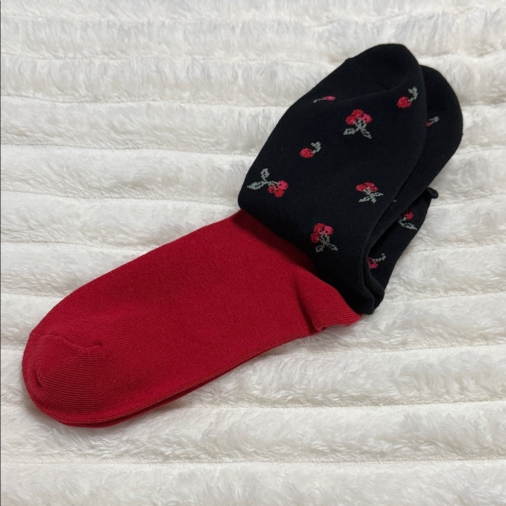 GAP Cherry Ruffle Socks - Picture 4 of 5